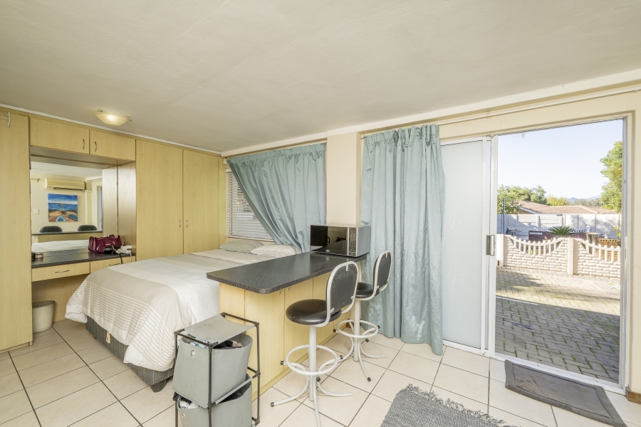 8 Bedroom Property for Sale in Brackenfell South Western Cape